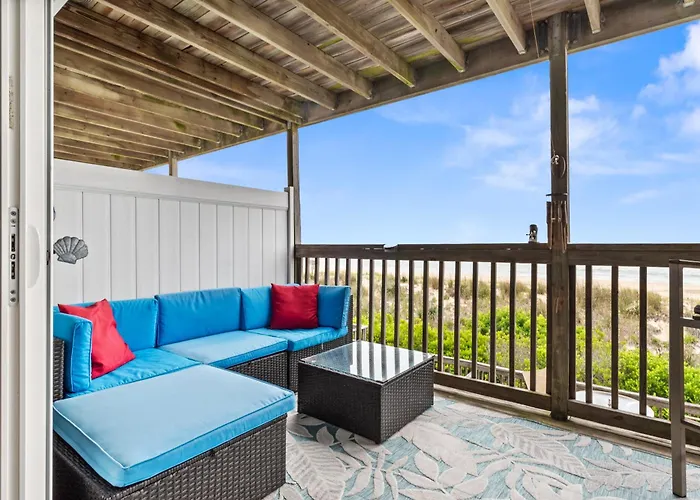 Relaxing Direct Oceanfront Beachfront Retreat *