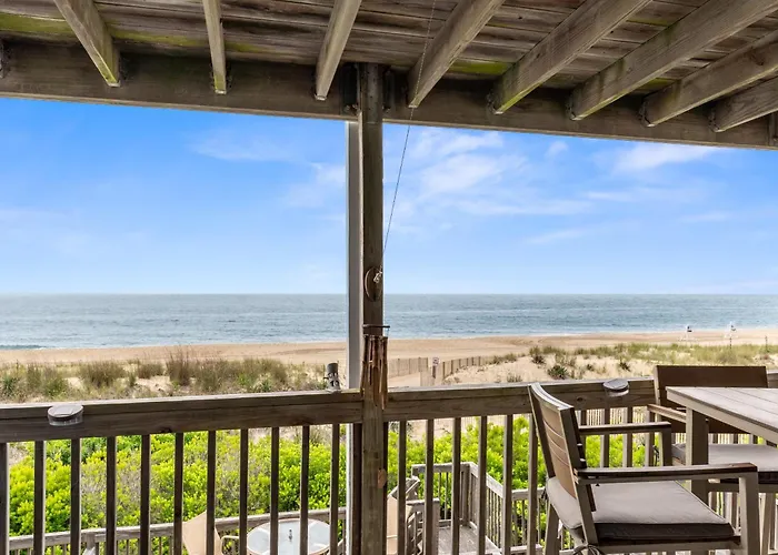 Holiday home Relaxing Direct Oceanfront Beachfront Retreat *
