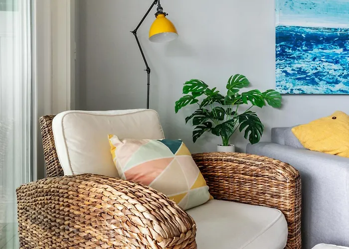Relaxing Direct Oceanfront Beachfront Retreat
